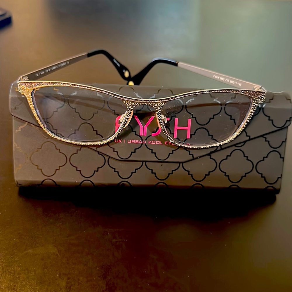 FYSH Prescription Readers